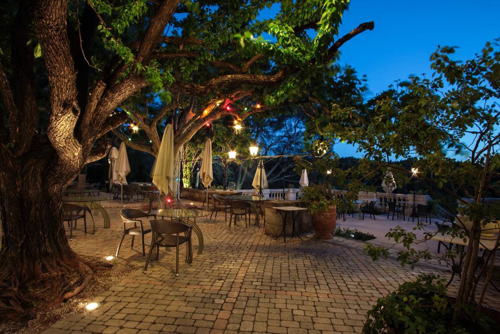 Auberge De Noves Domaine Du Deves מראה חיצוני תמונה