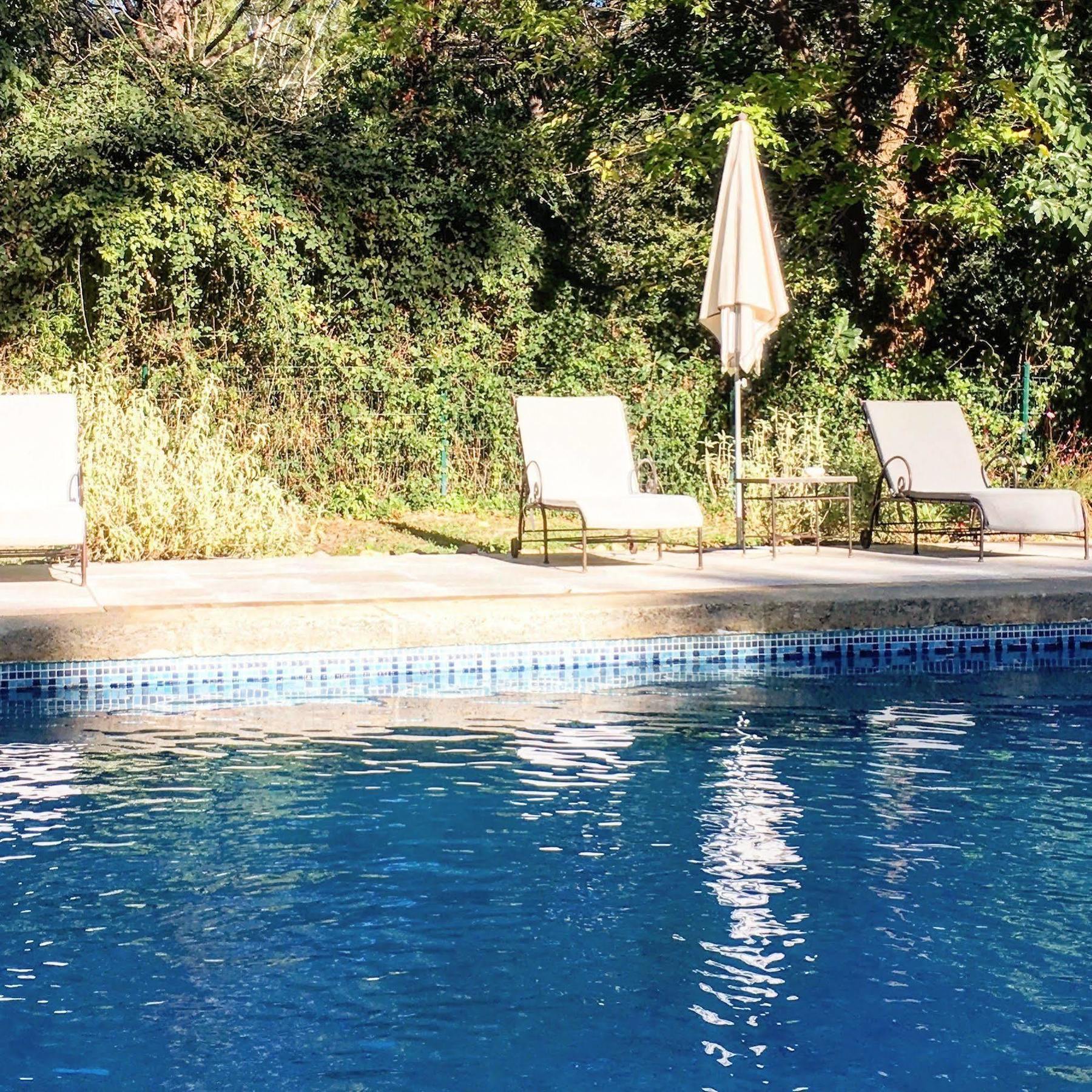 Auberge De Noves Domaine Du Deves מראה חיצוני תמונה