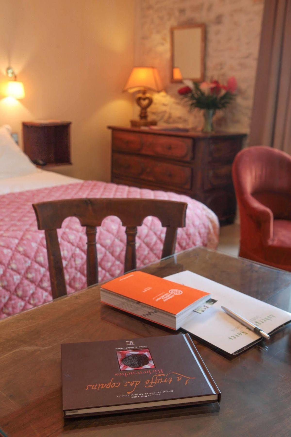 Auberge De Noves Domaine Du Deves מראה חיצוני תמונה